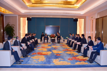 共叙合作友谊 展望美好未来  市领导周东明会见环新集团ATG公司离任总经理塚原稔先生  并对新任总经理堀切秀彦先生表示热烈欢迎