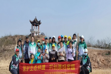 春风新雨后   植树正当时 ——湿地生态保护科普志愿者进行“3.12”义务植树活动